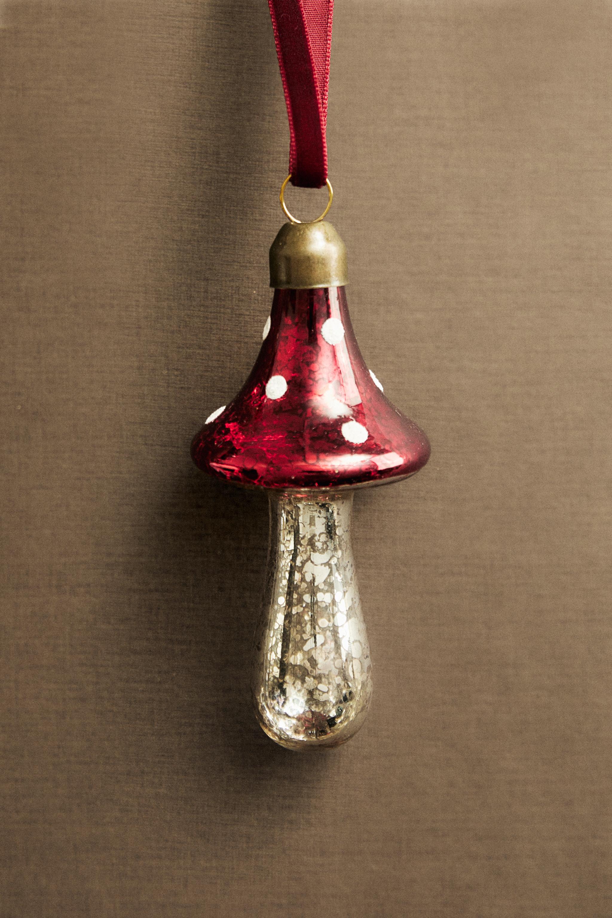 RED MUSHROOM CHRISTMAS TREE ORNAMENT